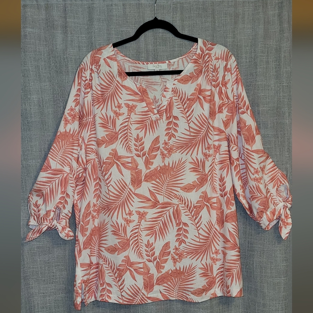 Coral Bay 2X Women's Coral Palm Print Top
